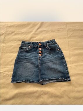 Wonder Nation Girls Size M (7-8)
Button Front Denim Skirt Medium
Wash